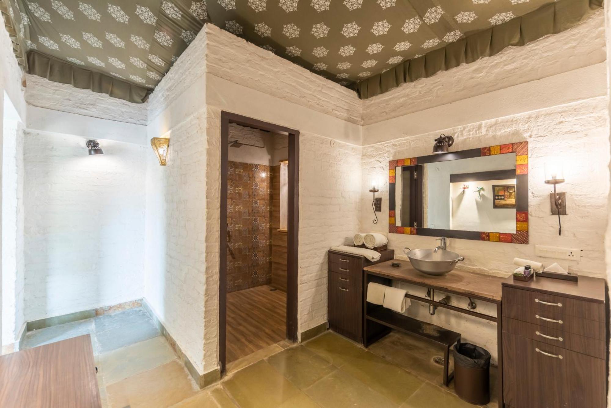Vanaashrya Resort And Spa Sariska Tehla Buitenkant foto