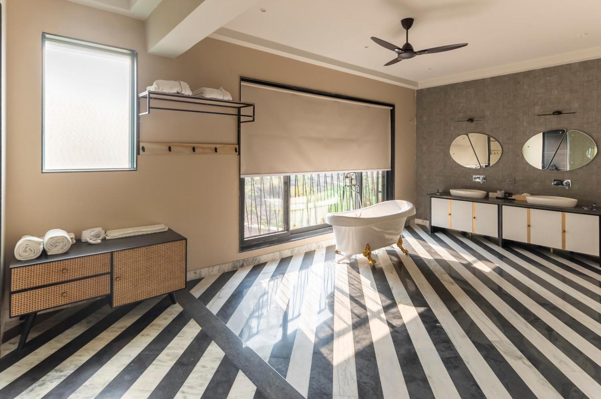 Vanaashrya Resort And Spa Sariska Tehla Buitenkant foto