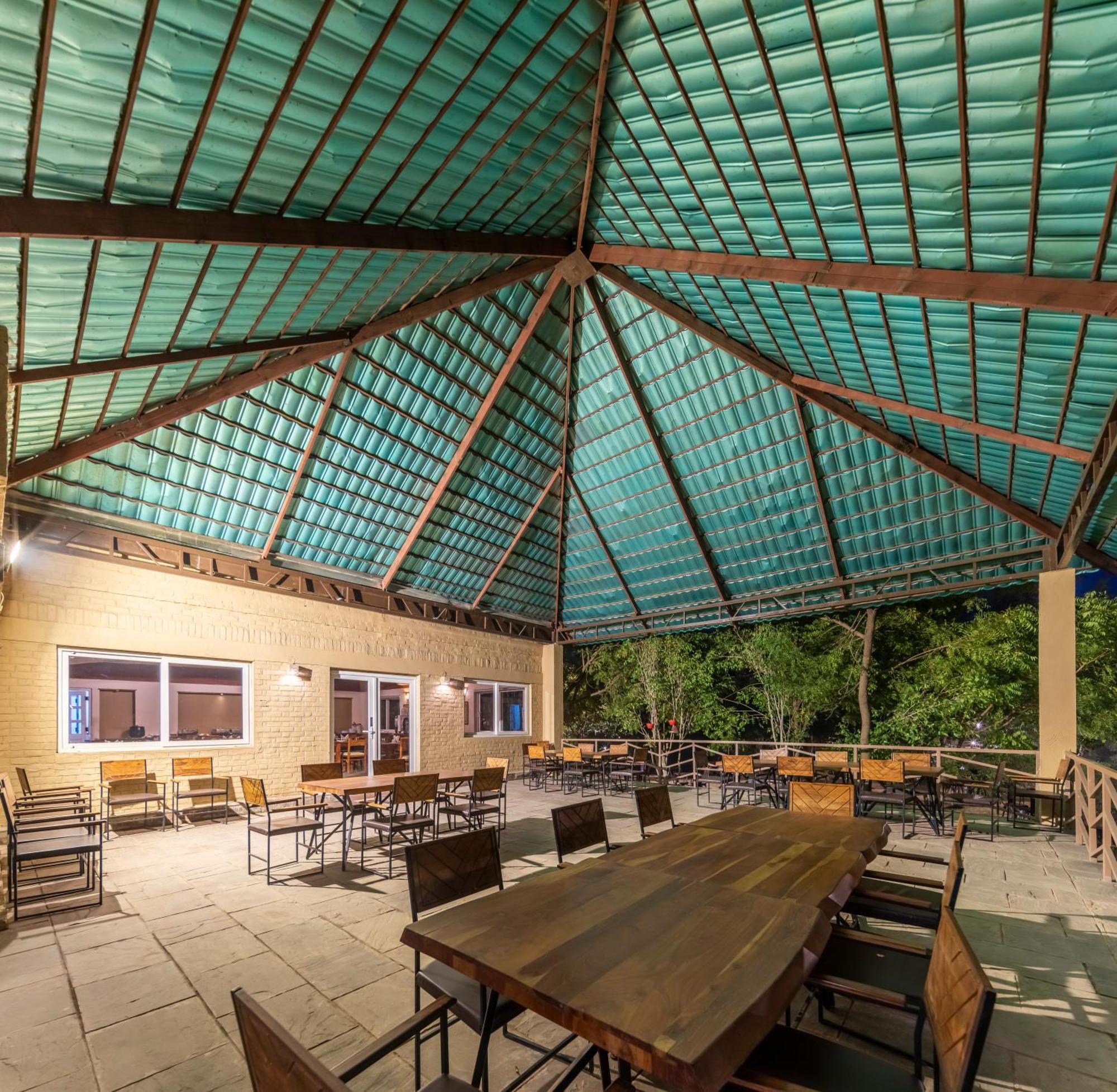 Vanaashrya Resort And Spa Sariska Tehla Buitenkant foto