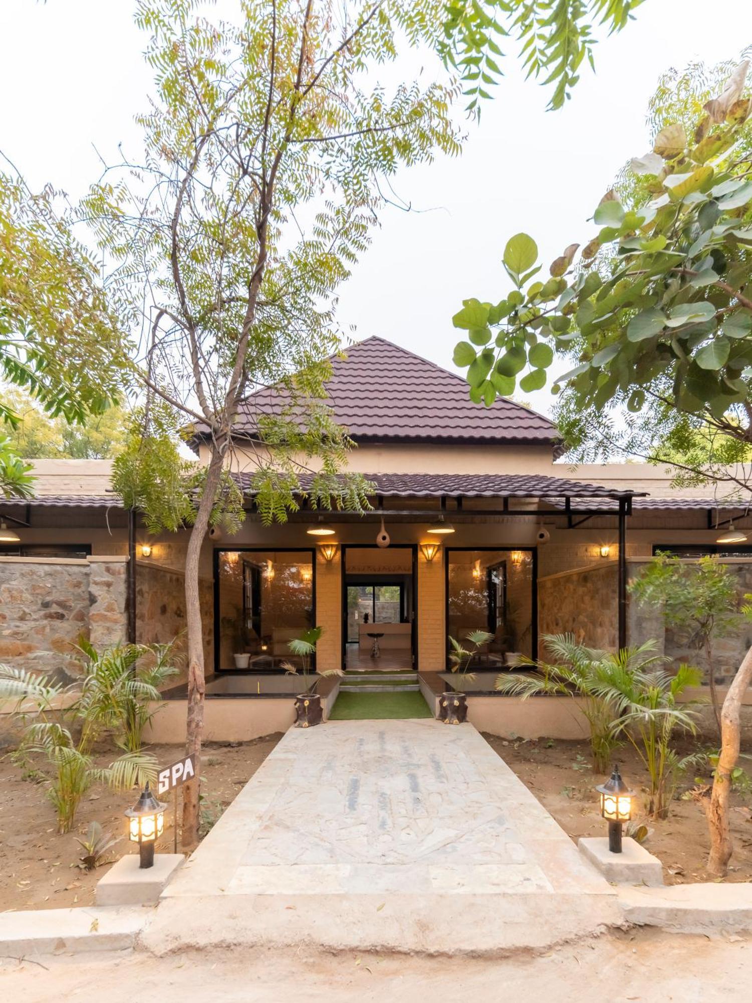 Vanaashrya Resort And Spa Sariska Tehla Buitenkant foto