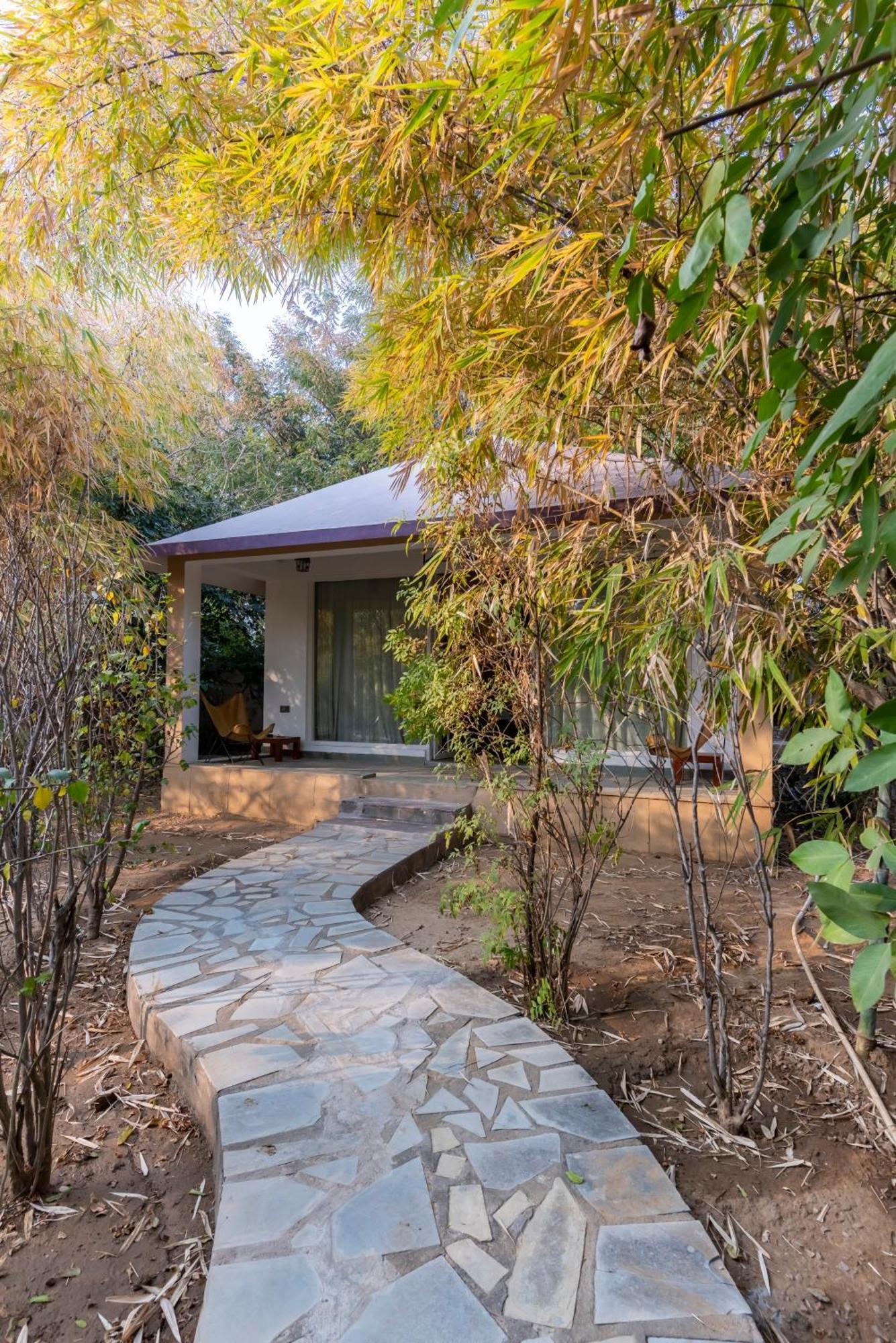 Vanaashrya Resort And Spa Sariska Tehla Buitenkant foto